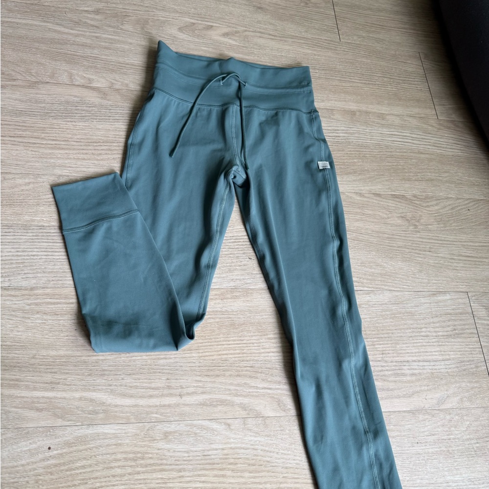Vuori green high waisted loggings